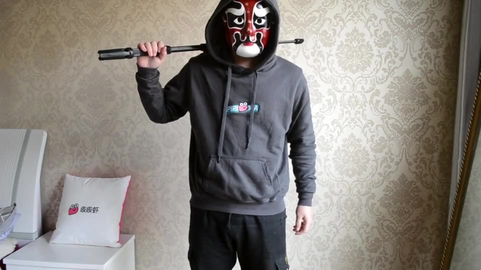 听说你们都叫他剑圣,我就偏要叫他剑豪,有本事你顺着网线过来打我呀!